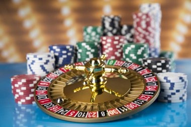 Dragon Hatch live-dealer game interface on hoki311 login showing round timer and payout multipliers